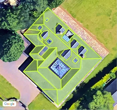 AI-detected roof outline with each face traced